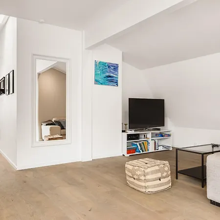 Apartment Dinbnb I Top-floor With 3x Workspaces I 350m To Harbour