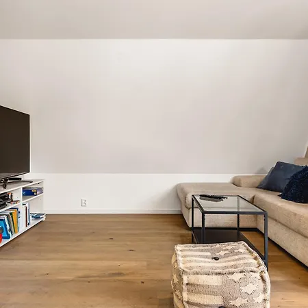 Apartment Dinbnb I Top-floor With 3x Workspaces I 350m To Harbour *