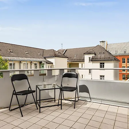 Dinbnb I Top-floor With 3x Workspaces I 350m To Harbour Bergen