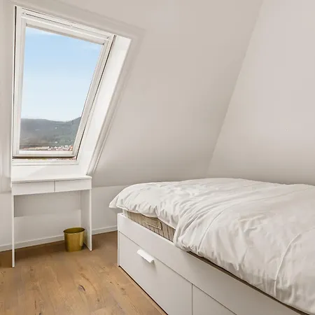 Dinbnb I Top-floor With 3x Workspaces I 350m To Harbour