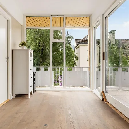 Apartment Dinbnb I Top-floor With 3x Workspaces I 350m To Harbour *