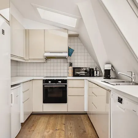 Dinbnb I Top-floor With 3x Workspaces I 350m To Harbour 公寓 *